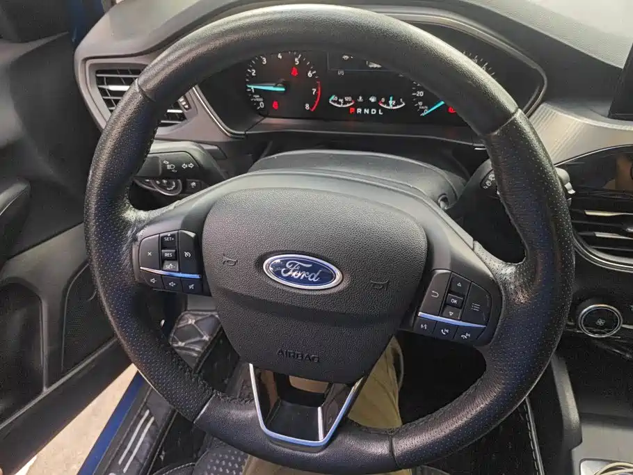 Focus 2020 Hatchback EcoBoost 180 Automatic NeochaEDGE купить на сайте DeffCars