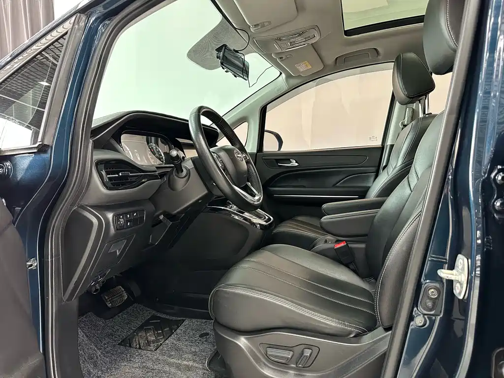 Trumpchi M6 2019 270T Automatic Exclusive Edition (seven seats) National V купить на сайте DeffCars