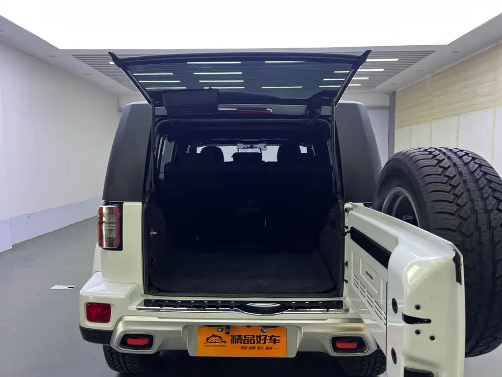 Beijing Off-Road BJ40 2024 2.0T City Hunter Honor Edition купить на сайте DeffCars