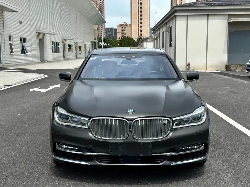 BMW 7 Series 2017 M760Li xDrive Premium Luxury Edition купить на сайте DeffCars