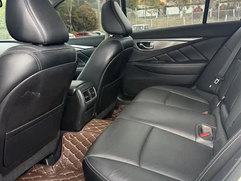 Infiniti Q50L 2018 2.0T Premium Edition National VI купить на сайте DeffCars