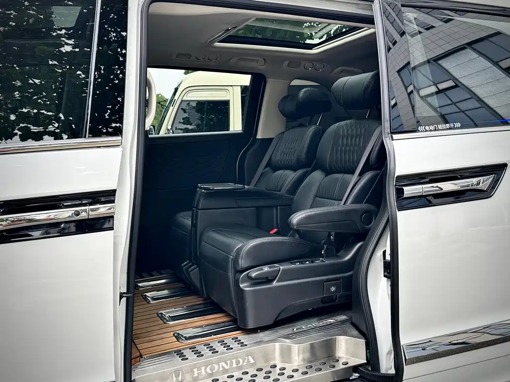 Alison 2022 2.0L e:HEV Extreme Edition купить на сайте DeffCars