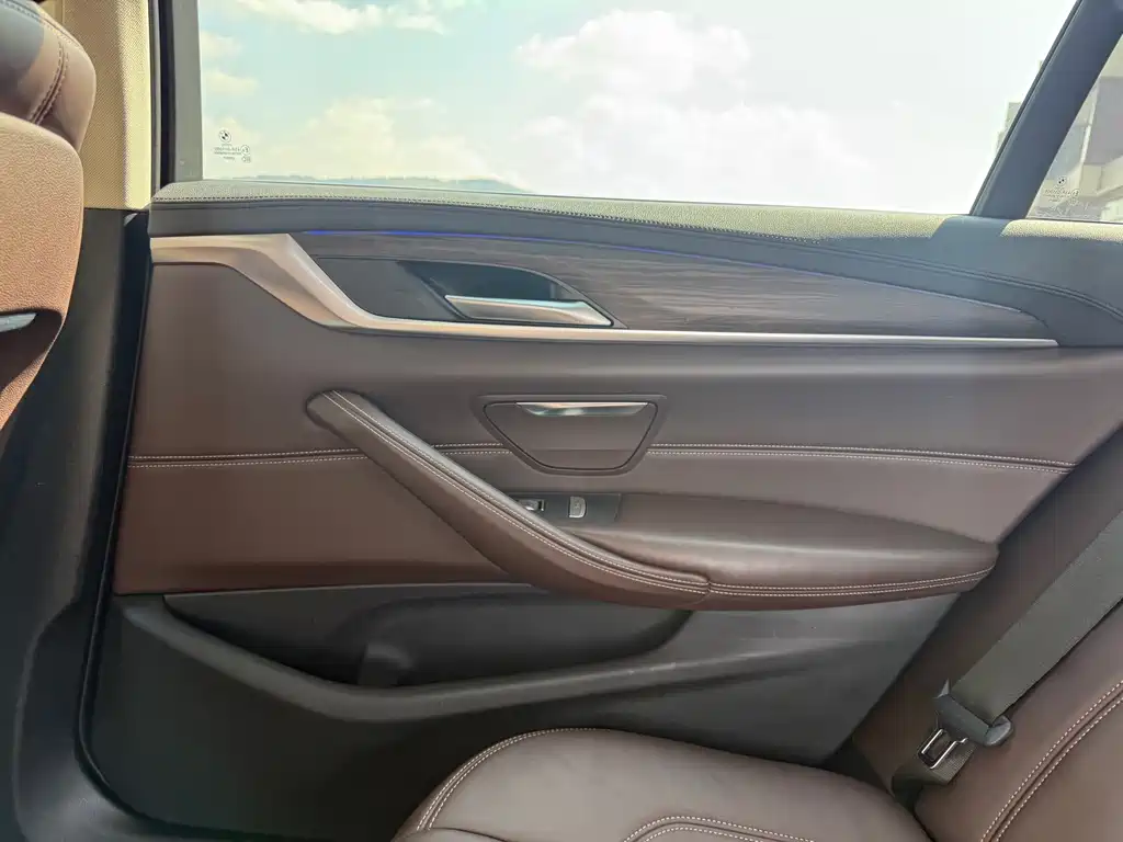 BMW 5 Series 2019 530Li Leading Luxury Package купить на сайте DeffCars