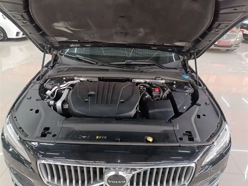 Volvo S90 2021 B5 Zhiyuan Luxury Edition купить на сайте DeffCars