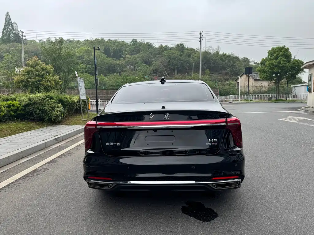 Hongqi H5 2023 1.5T DCT Zhilian Qiyun Edition купить на сайте DeffCars