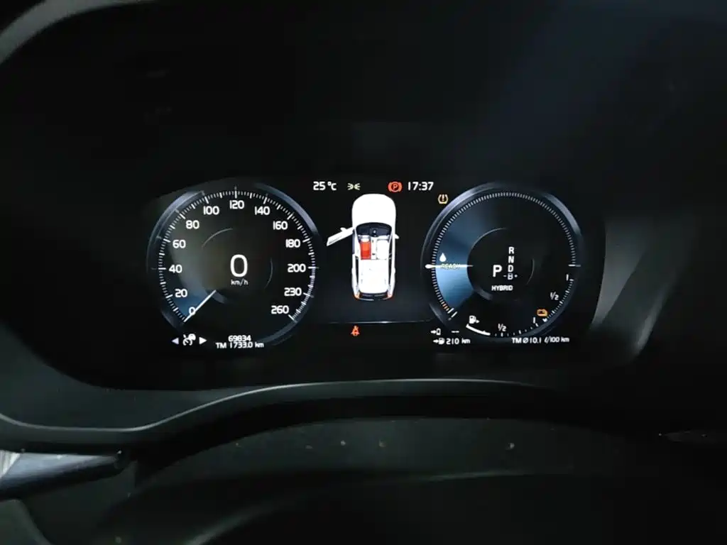 Volvo XC60 plug-in hybrid 2021 T8 E-drive hybrid Zhiyuan sports version купить на сайте DeffCars