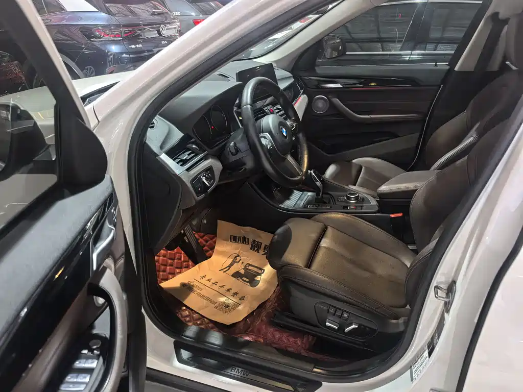 BMW X1 2022 sDrive25Li Leading Model купить на сайте DeffCars