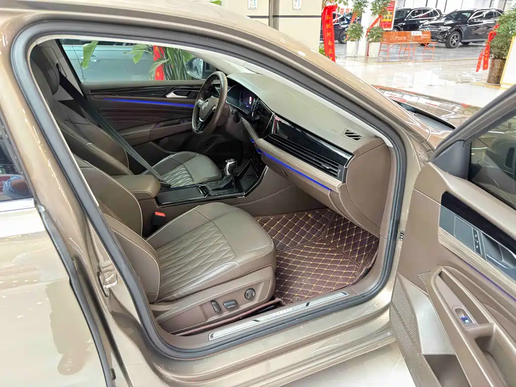 Passat 2020 330TSI Deluxe Edition National VI купить на сайте DeffCars