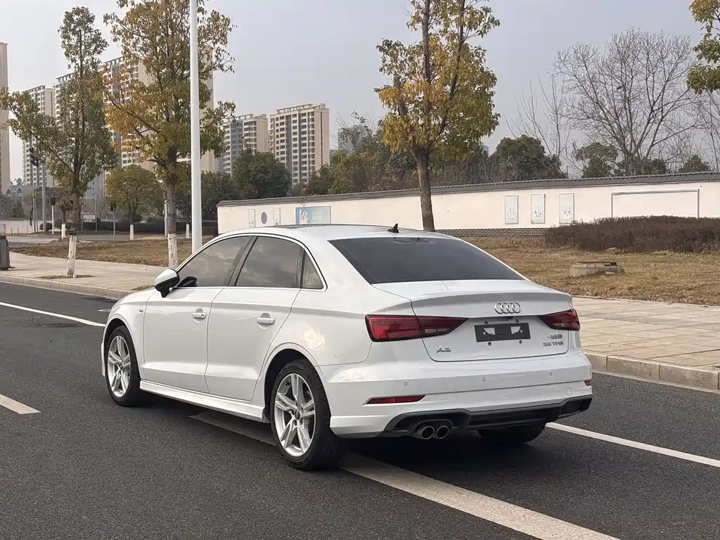 Audi A3 2020 Limousine 35 TFSI Fashion Type National VI купить на сайте DeffCars
