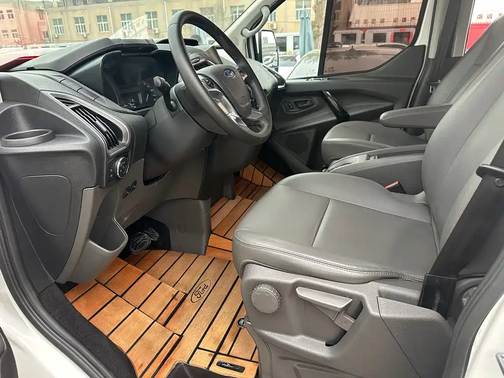 Tourio 2020 2.0T automatic business class version China VI купить на сайте DeffCars