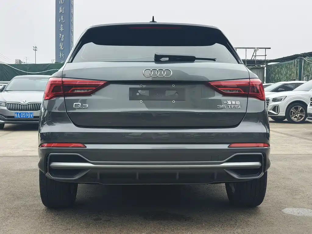 Audi Q3 2022 35 TFSI Fashionable and Dynamic купить на сайте DeffCars