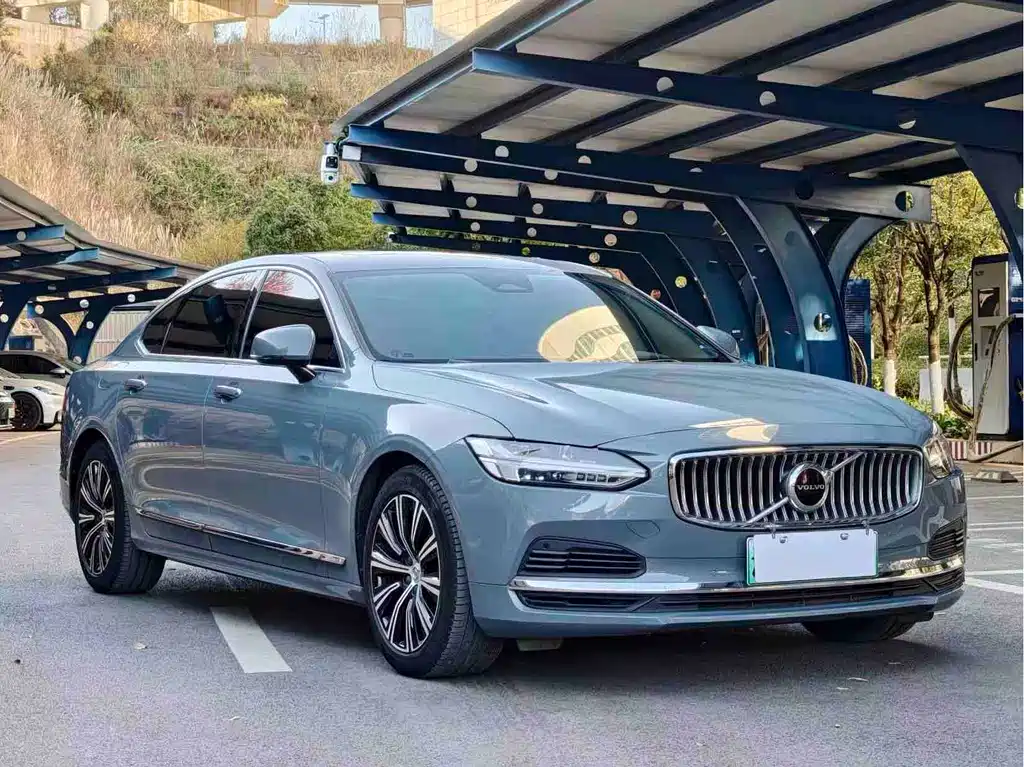 Volvo S90 Plug-in Hybrid 2022 T8 E-Drive Hybrid Zhiyi Luxury Edition купить на сайте DeffCars