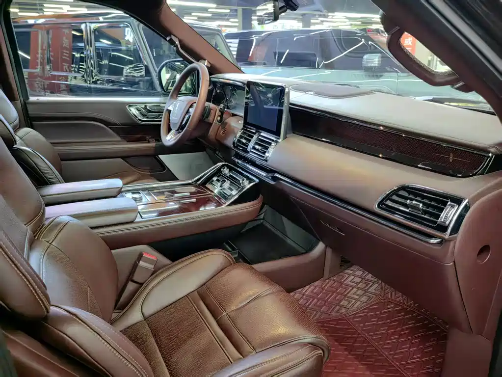 Navigator 2019 3.5T President Series National VI купить на сайте DeffCars