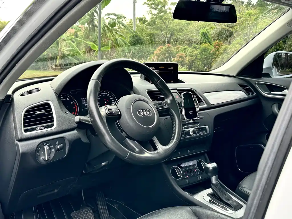 Audi Q3 2018 30th Anniversary Model 30 TFSI Fashion Model купить на сайте DeffCars