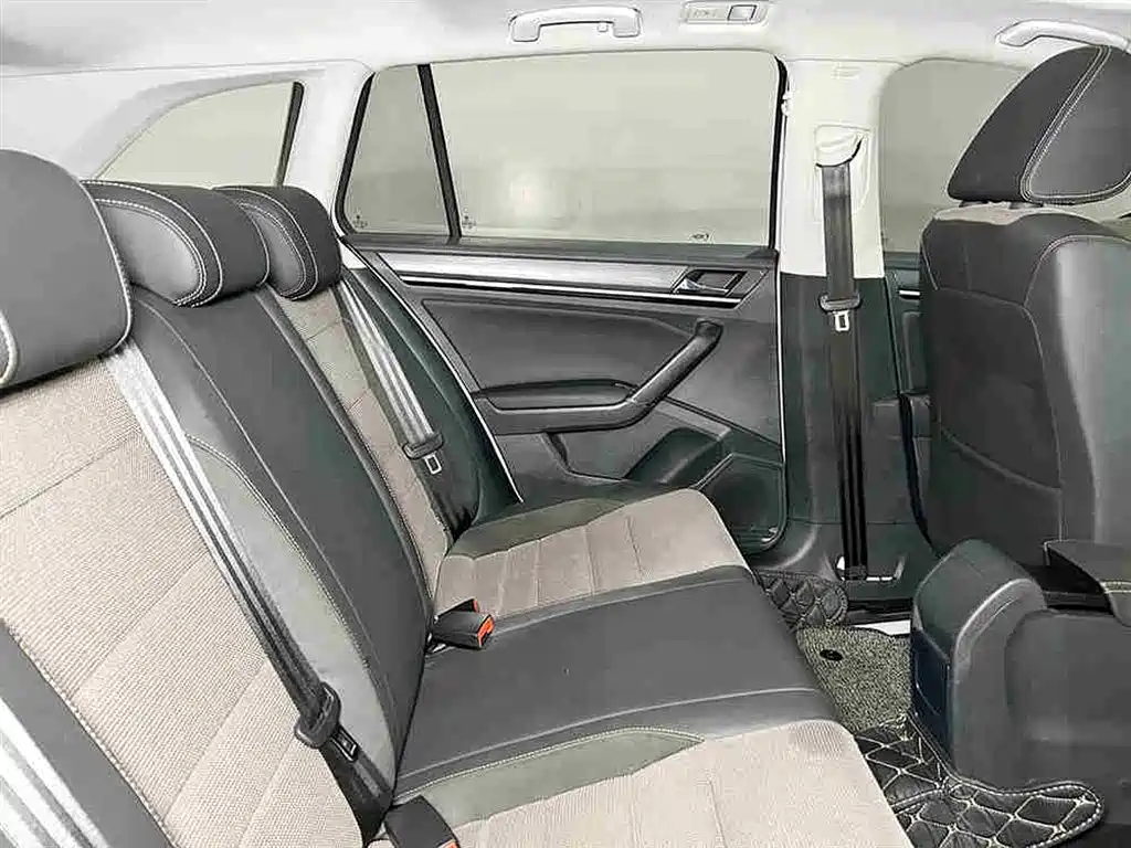 C-TREK Weiling 2018 230TSI DSG comfort model купить на сайте DeffCars