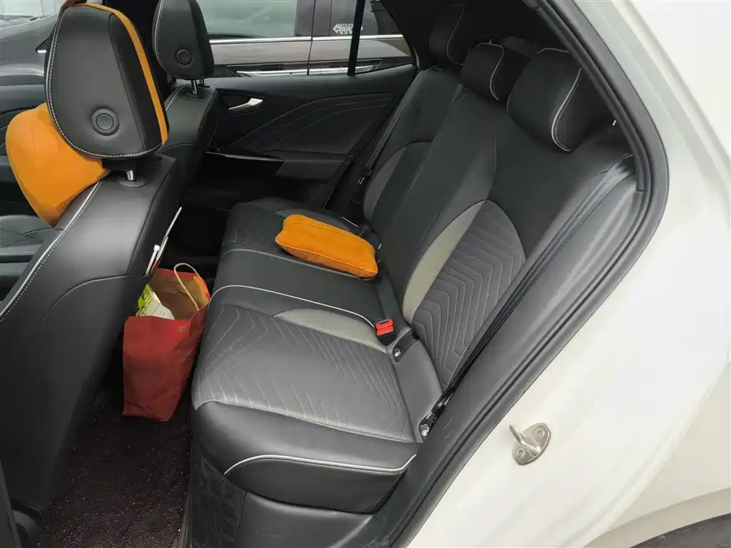 Volkswagen ID.3 2025 Smart Model Outstanding Edition купить на сайте DeffCars