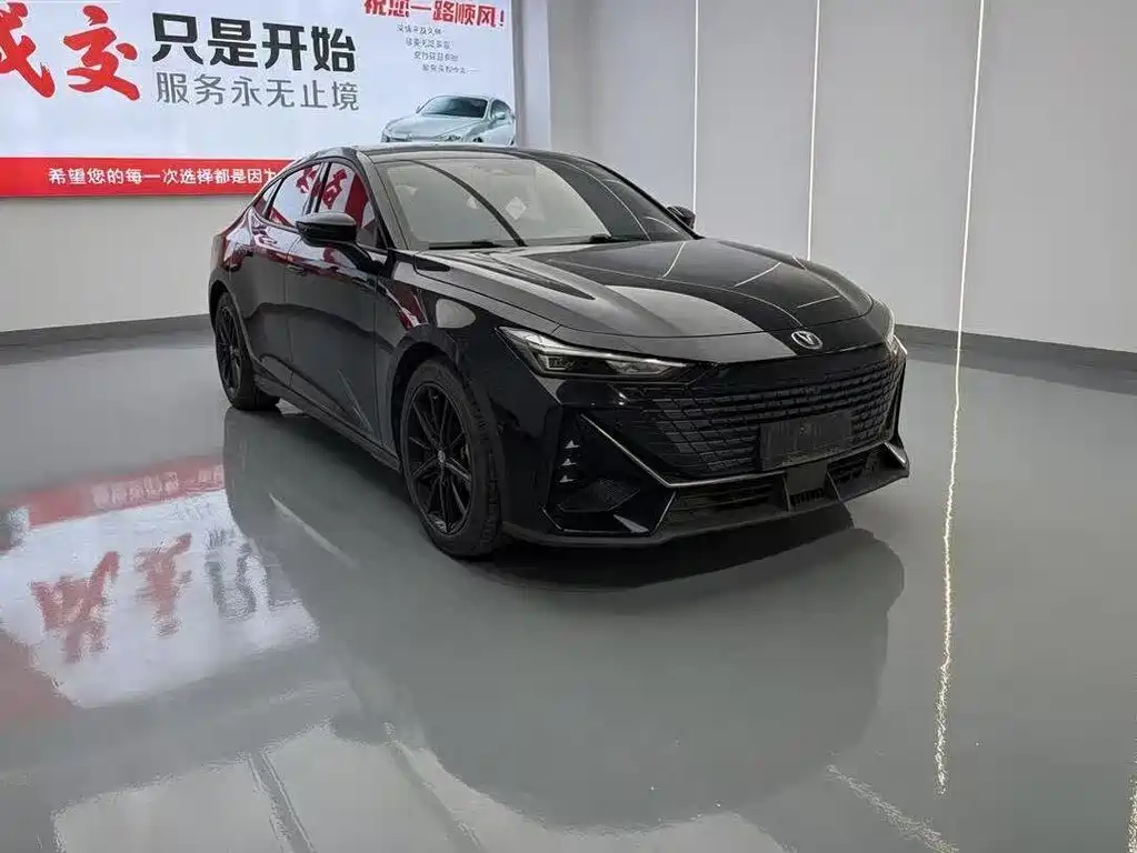 Changan UNI-V 2024 1.5T premium model купить на сайте DeffCars