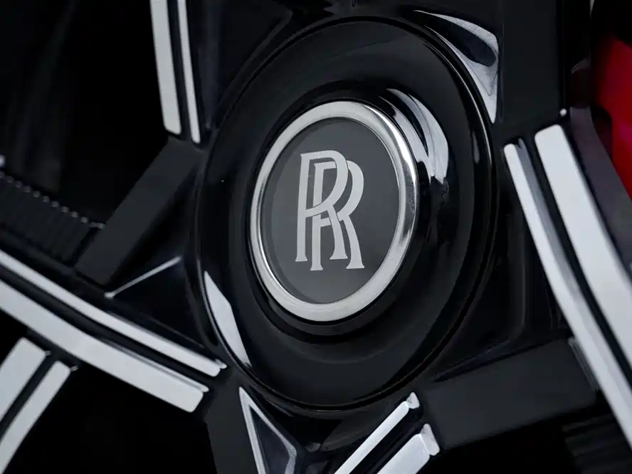 Cullinan 2020 Black Badge купить на сайте DeffCars