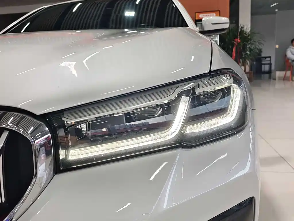 BMW 5 Series 2023 530Li Leading M Sports Package купить на сайте DeffCars