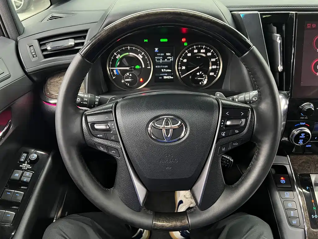 Wilfa 2021 Crown Dual Engine 2.5L HV Premium Edition купить на сайте DeffCars