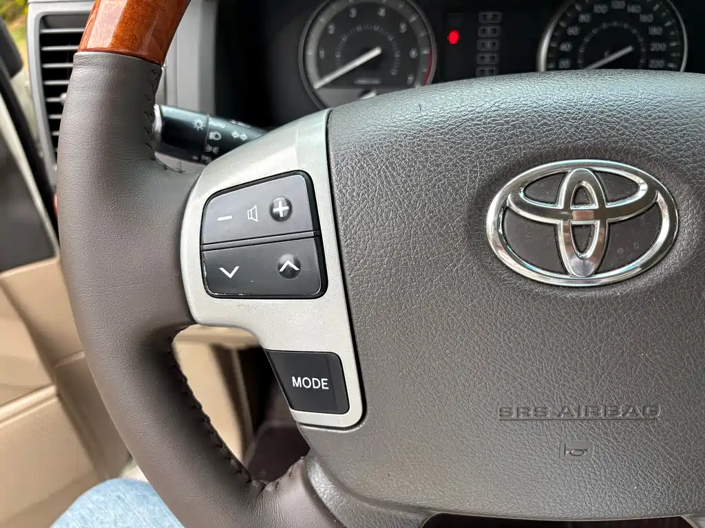 Land Cruiser imported 2015 4.0L V6 Middle East Limited Edition купить на сайте DeffCars