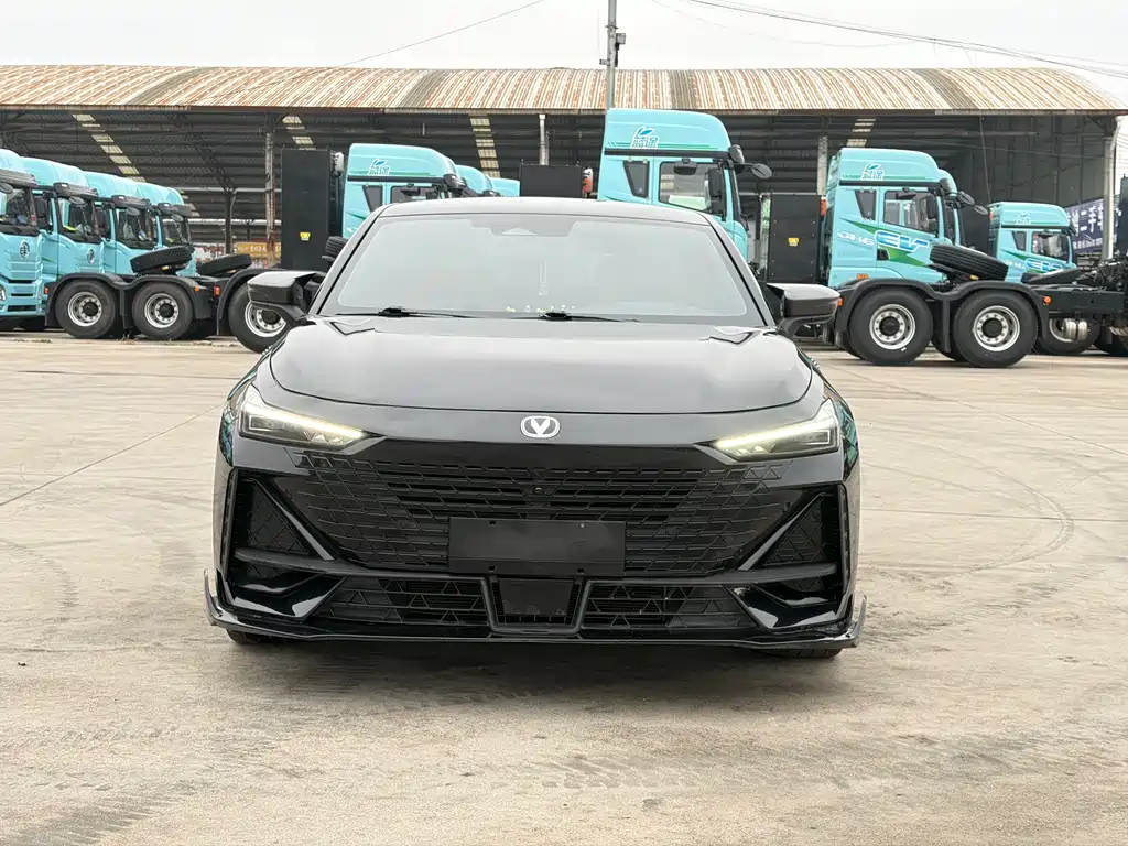 Changan UNI-V 2023 1.5T sports version купить на сайте DeffCars
