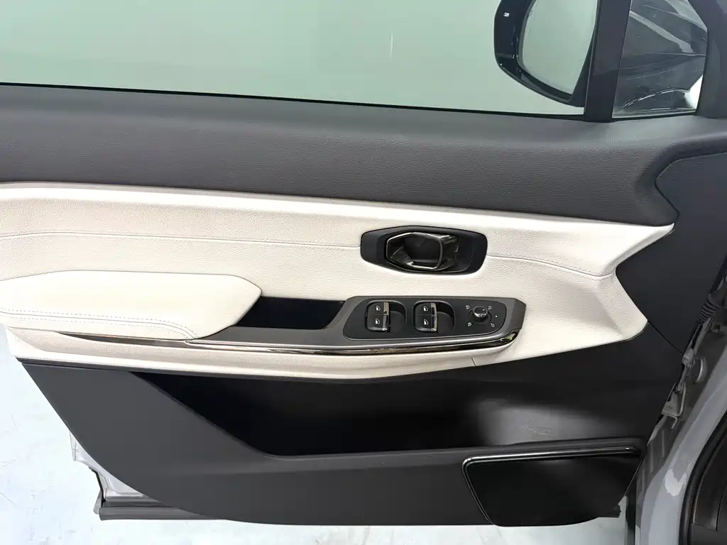 NIO ES8 2020 415KM six-seater version купить на сайте DeffCars