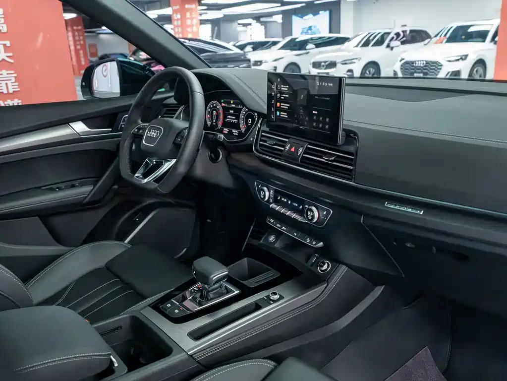 Audi Q5L 2024 40 TFSI luxury and dynamic model купить на сайте DeffCars