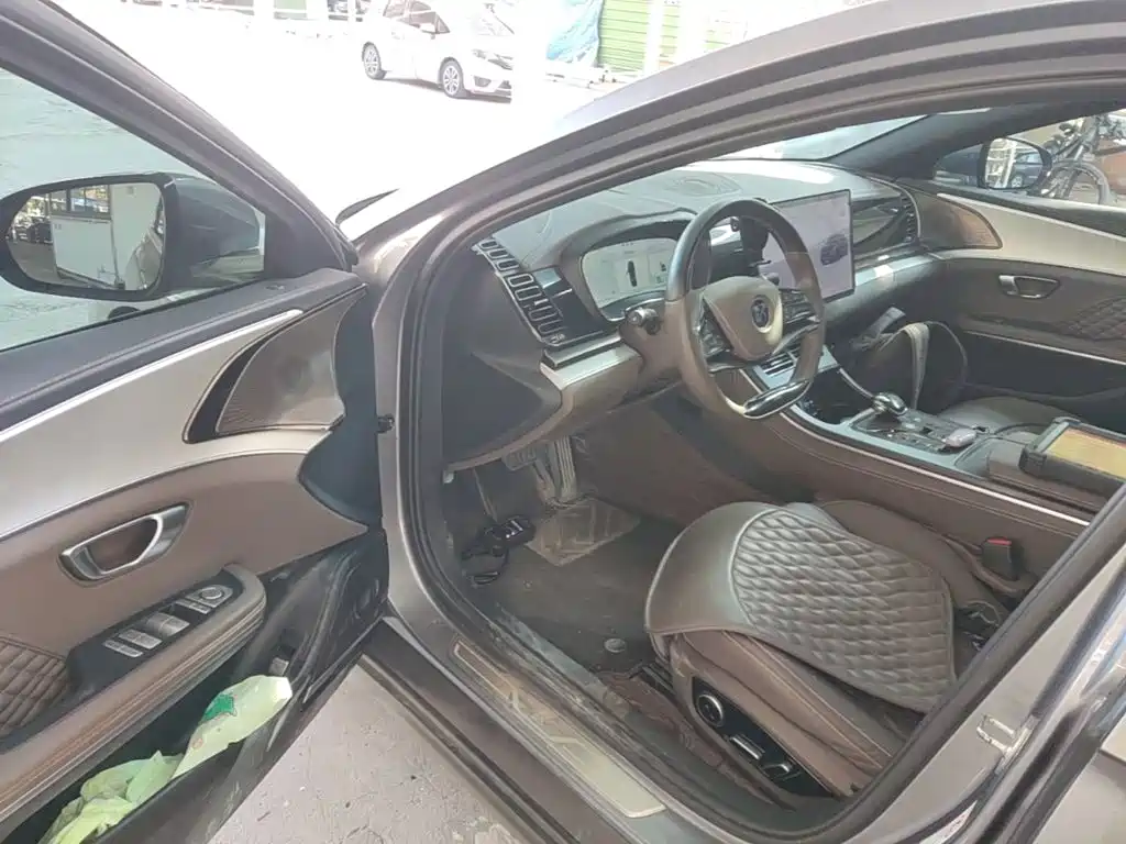 Han 2024 DM-i Honor Edition 121KM Elite Type купить на сайте DeffCars