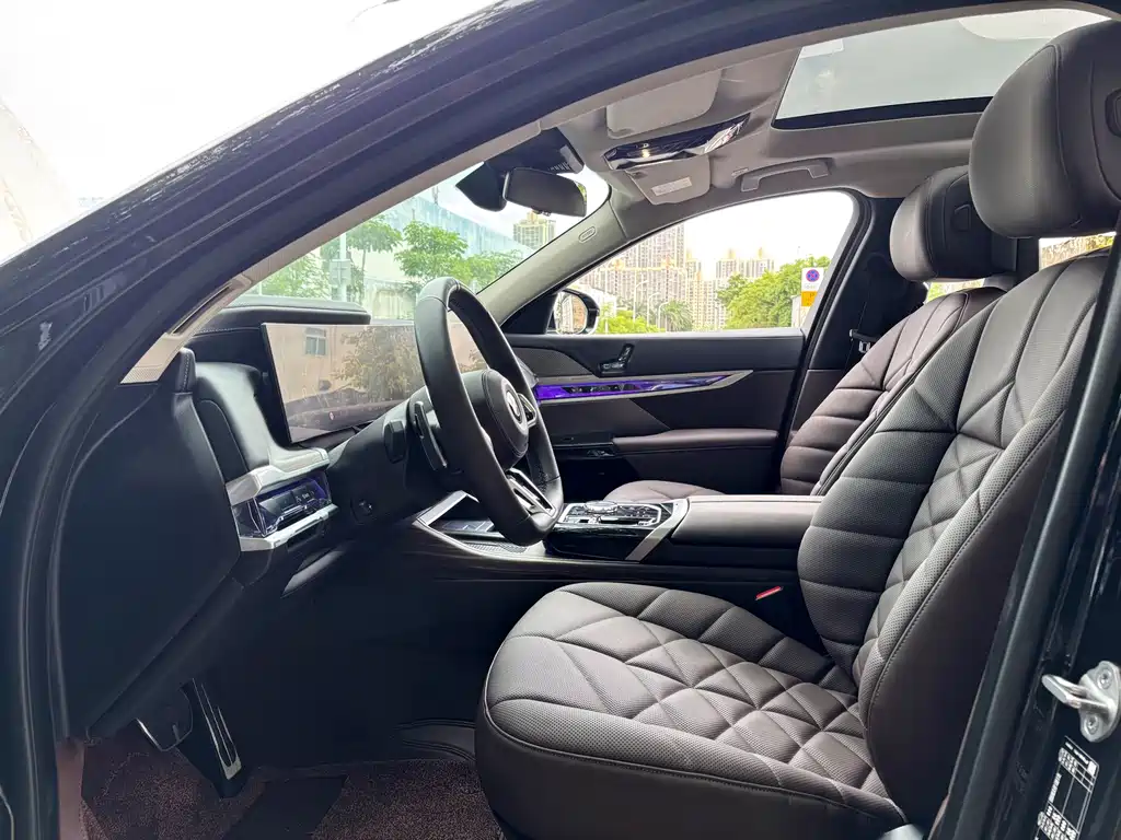 BMW 7 Series 2023 735Li M Sport Kit купить на сайте DeffCars