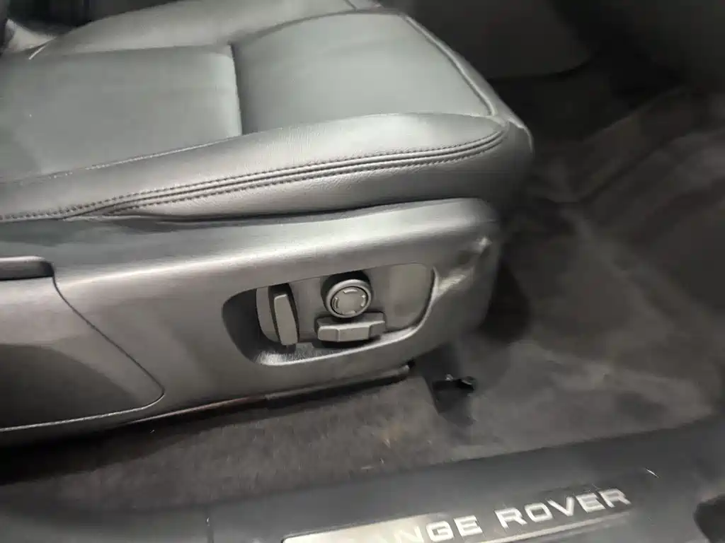Range Rover Velar 2025 Dynamic SE купить на сайте DeffCars