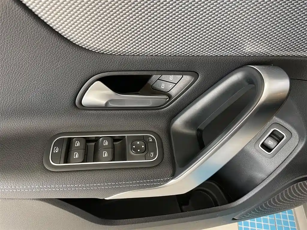 Mercedes-Benz A-Class 2020 facelift A 180 L sports sedan special configurations купить на сайте DeffCars