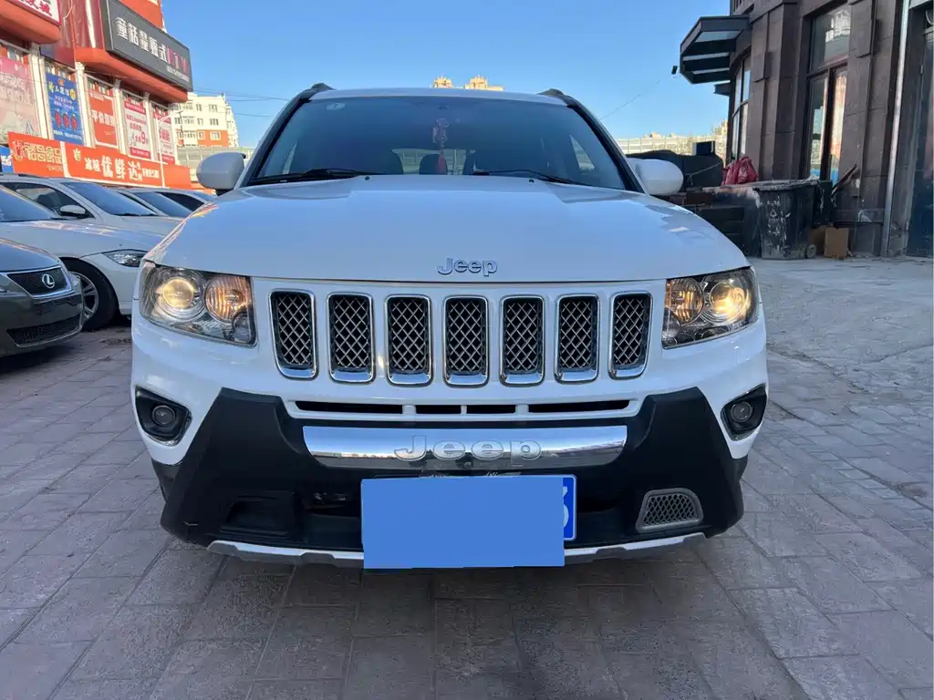 Compass (imported) 2015 2.0L two-wheel drive luxury version купить на сайте DeffCars