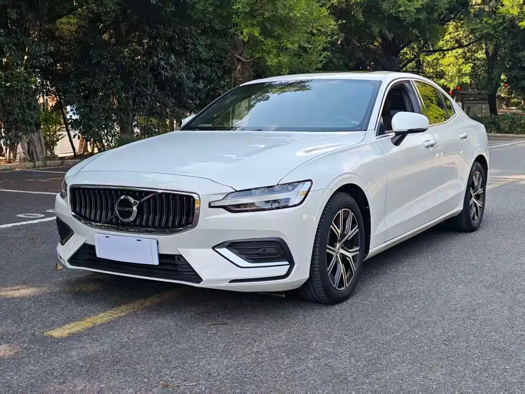 Volvo S60 2024 B4 Zhiyi Luxury Edition купить на сайте DeffCars