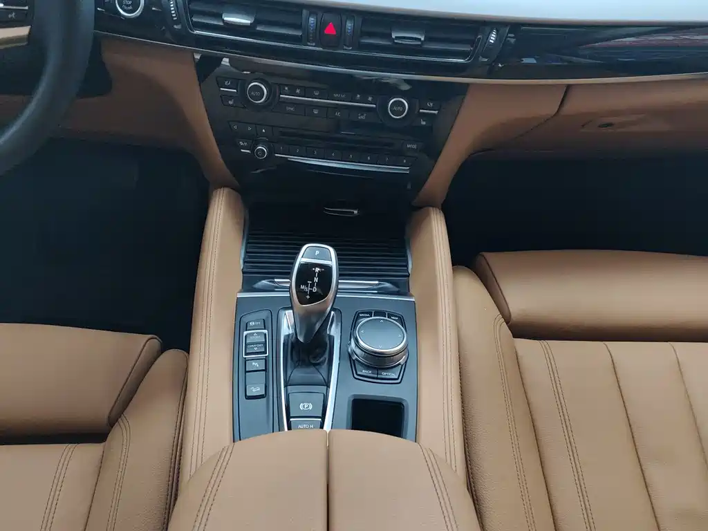 BMW X6 2018 xDrive35i leading model купить на сайте DeffCars
