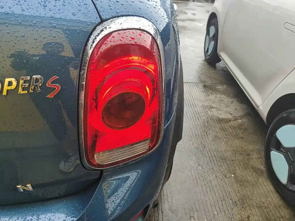 COUNTRYMAN 2019 1.5T COOPER Artist Weekend Travel Edition купить на сайте DeffCars