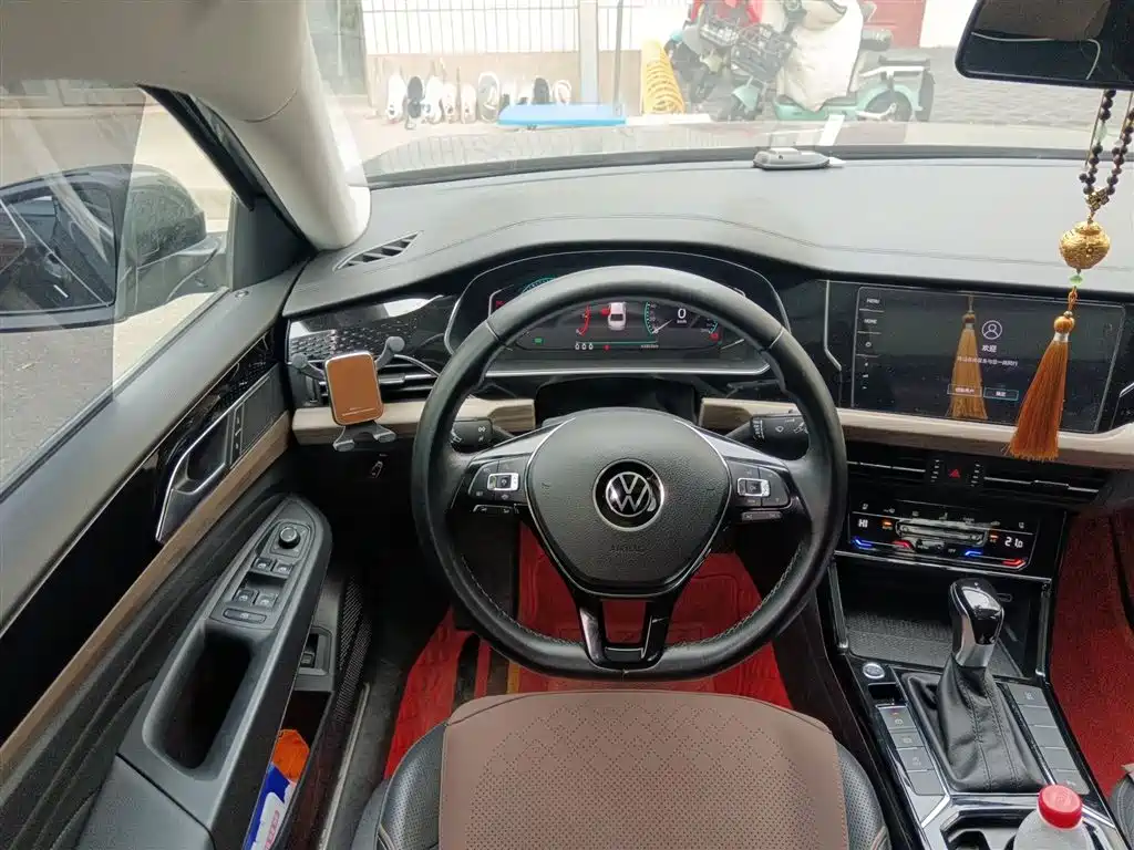 Passat 2020 facelift 330TSI Deluxe Edition National VI купить на сайте DeffCars