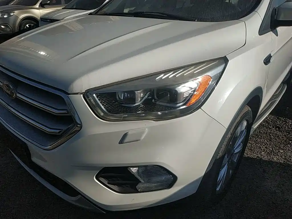 Escape 2018 EcoBoost 245 four-wheel drive luxury wing купить на сайте DeffCars