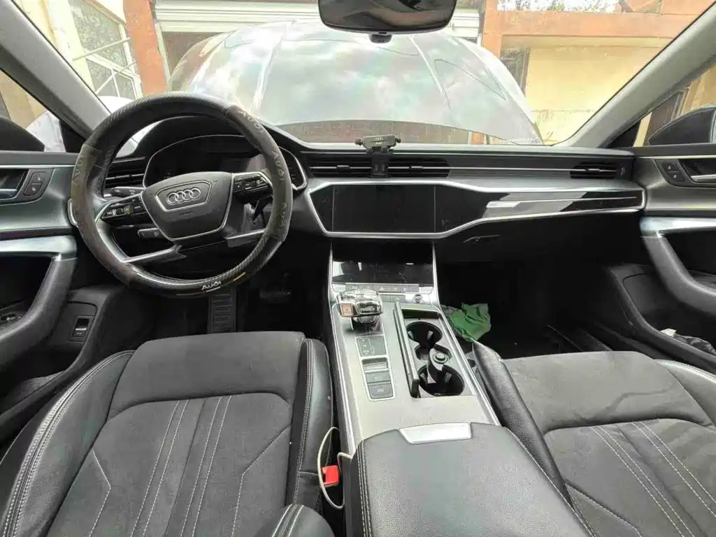 Audi A7L 2024 45TFSI S-line Dream Building Liquid Crystal Package купить на сайте DeffCars