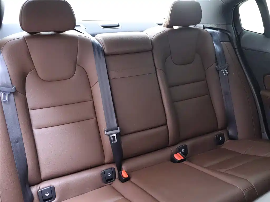 Volvo S60 2023 B4 Zhiyi Luxury Edition купить на сайте DeffCars