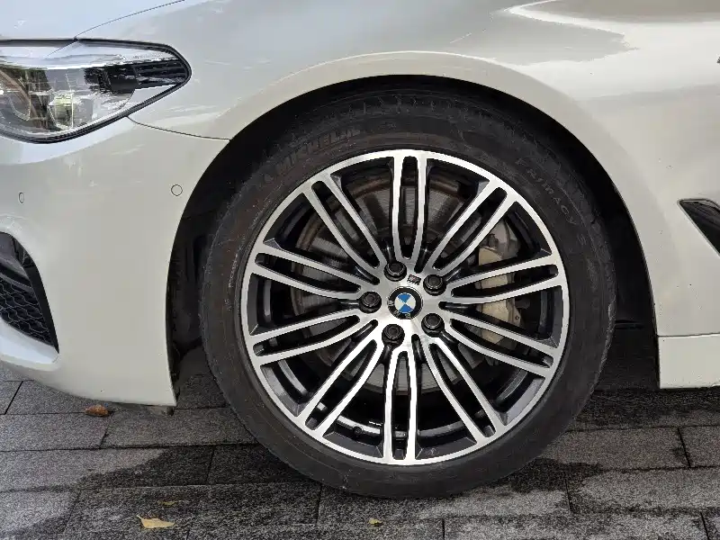 BMW 5 Series 2018 530Li Exclusive M Sports Package купить на сайте DeffCars