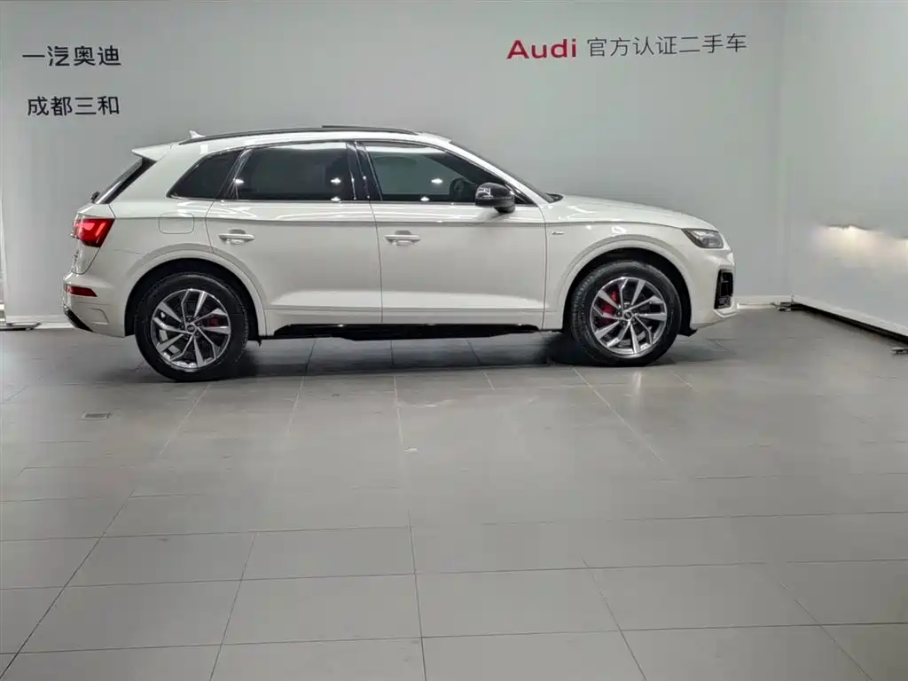 Audi Q5L 2024 40 TFSI luxury and dynamic model купить на сайте DeffCars