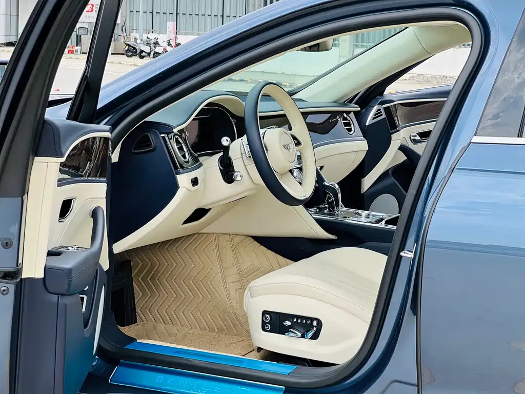 Flying Spur plug-in hybrid 2022 2.9T V6 Hybrid купить на сайте DeffCars