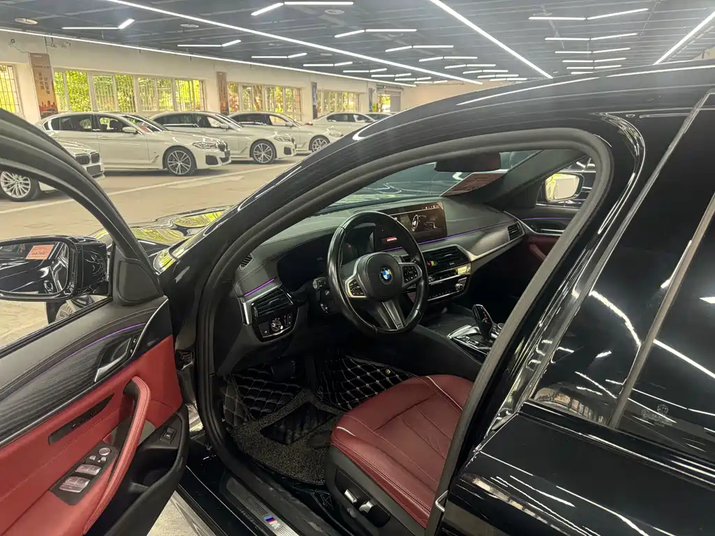 BMW 5 Series 2021 530Li Leading M Sports Package купить на сайте DeffCars