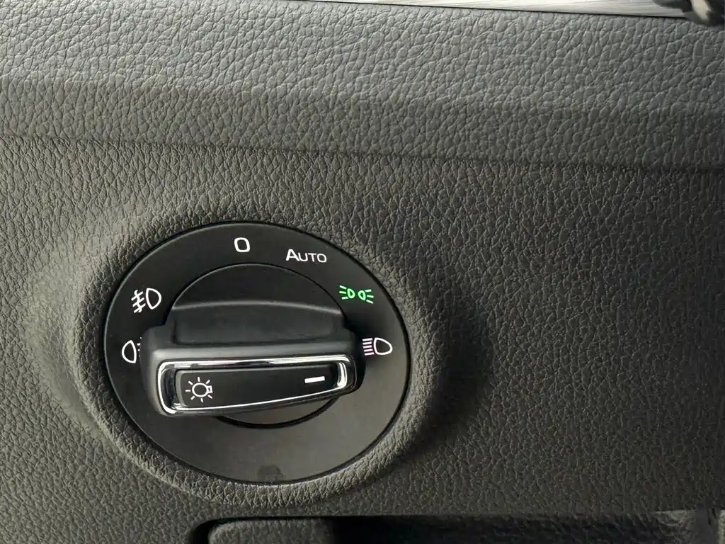 Superb 2023 TSI280 DSG Exclusive Edition купить на сайте DeffCars