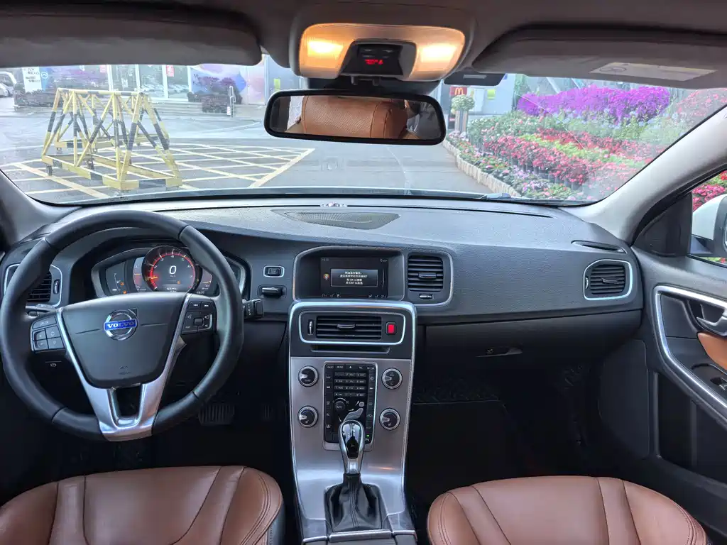 Volvo S60 2017 S60L T5 Smart Edition купить на сайте DeffCars