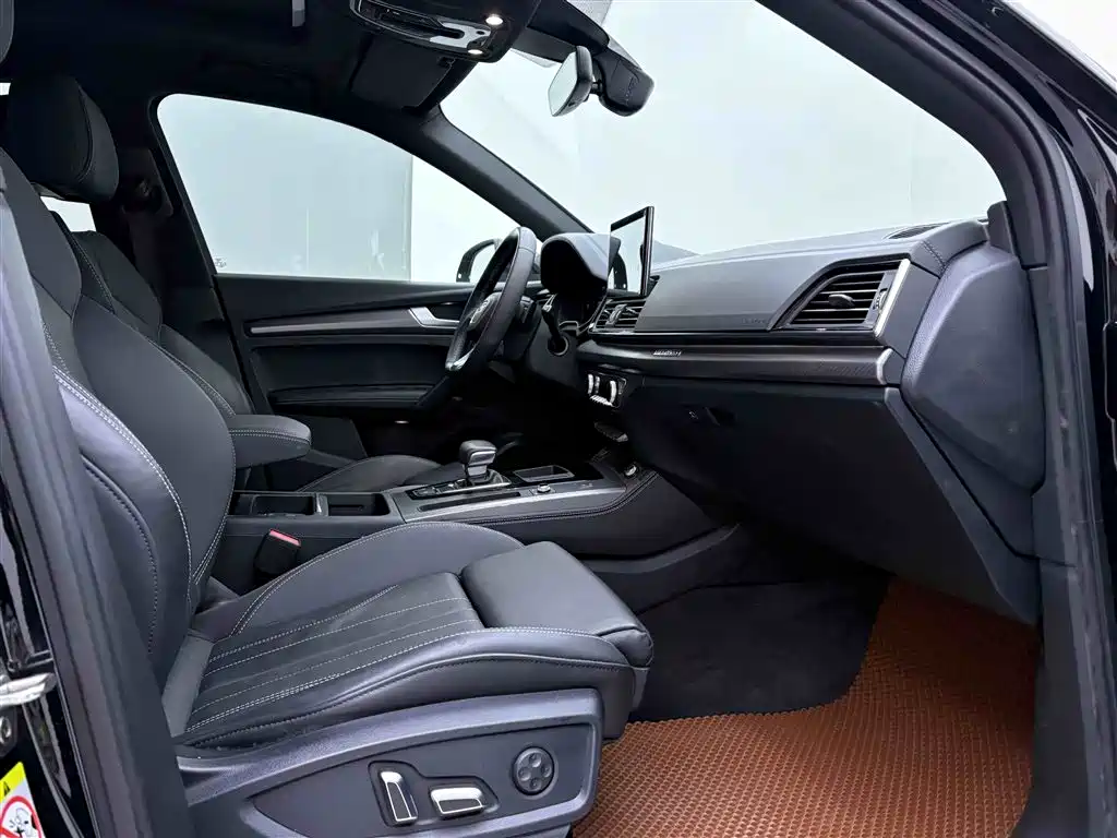 Audi Q5L 2024 40 TFSI luxury and dynamic model купить на сайте DeffCars