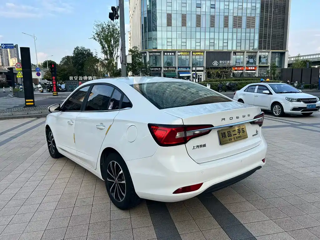 Roewe i5 2020 1.5L automatic 4G Internet leading flagship version купить на сайте DeffCars
