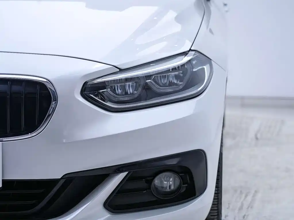 BMW 1 Series 2018 118i Sports купить на сайте DeffCars