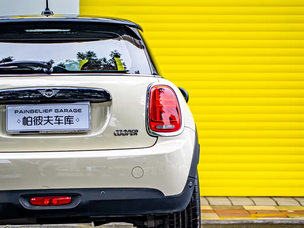 MINI 2018 1.5T COOPER Classic купить на сайте DeffCars